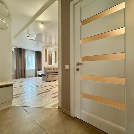 Apartpoltava Розкішна Студія З Кутовою Ванною, 1-Й Будинок Біля Корпусного Парку, Панорамний Балкон Екстериор снимка