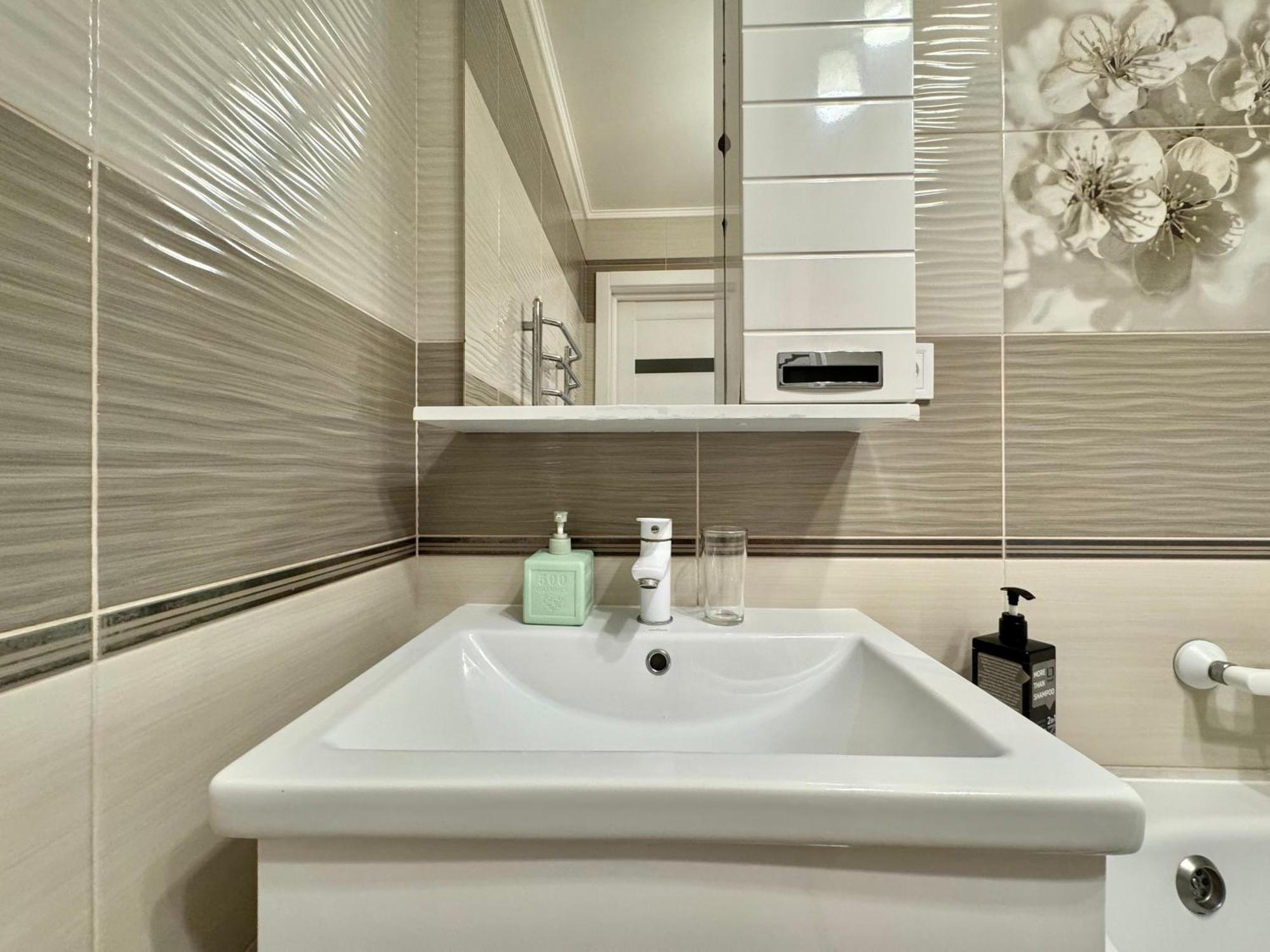 Apartpoltava Розкішна Студія З Кутовою Ванною, 1-Й Будинок Біля Корпусного Парку, Панорамний Балкон Екстериор снимка
