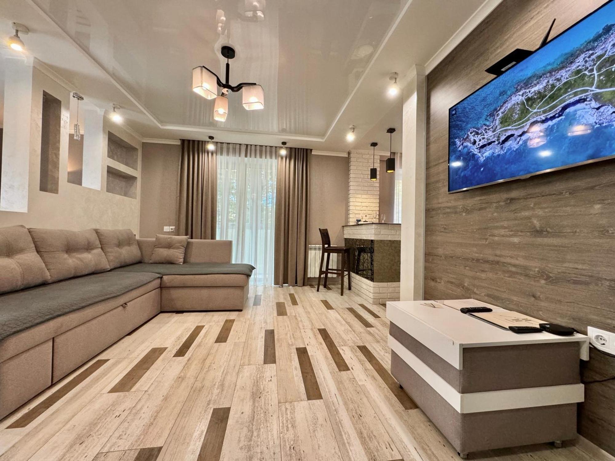 Apartpoltava Розкішна Студія З Кутовою Ванною, 1-Й Будинок Біля Корпусного Парку, Панорамний Балкон Екстериор снимка