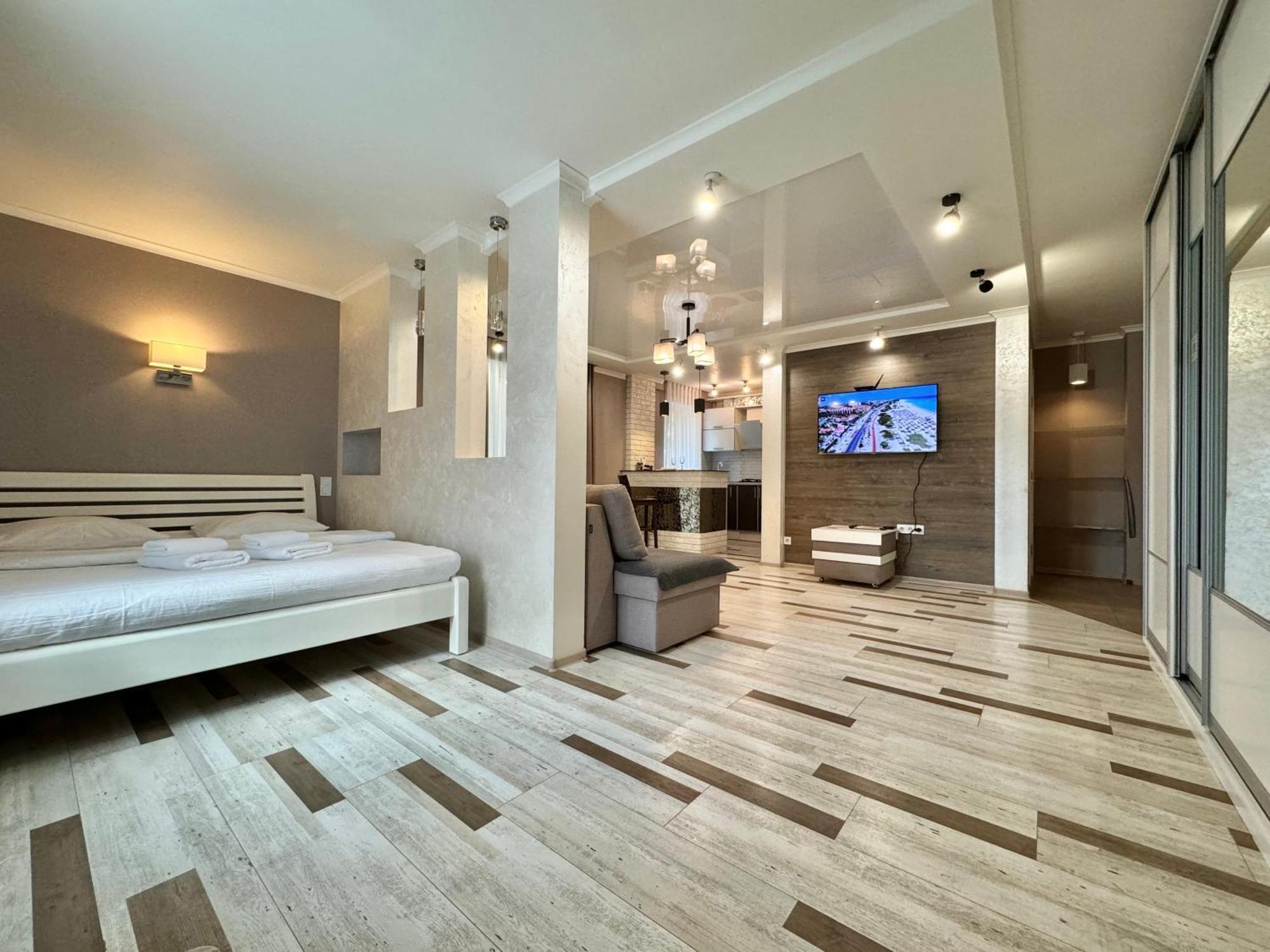 Apartpoltava Розкішна Студія З Кутовою Ванною, 1-Й Будинок Біля Корпусного Парку, Панорамний Балкон Екстериор снимка
